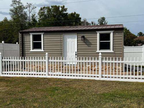 Giselle mini house