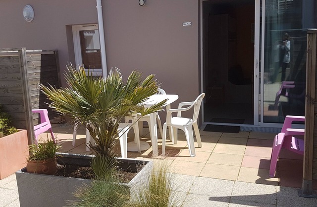 GITE 4 people patio view