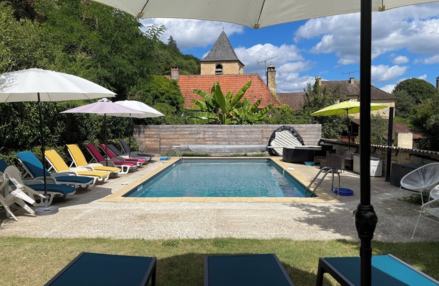 Gite 8p Lascaux, 3*, heated pool, Spa, playground, wifi, ok dog & cat