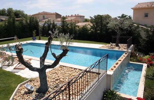 Gite de Charme Avec Piscine à Débordement Dans ms Provençal