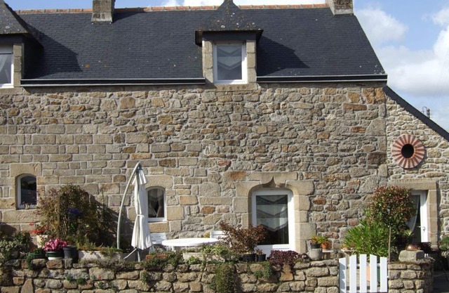 Gîte in character house, quiet, between sea and countryside, sleeps 5