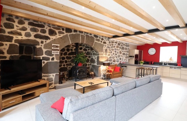 Gite Neussargues en Pinatelle, 3 bedrooms, 6 persons