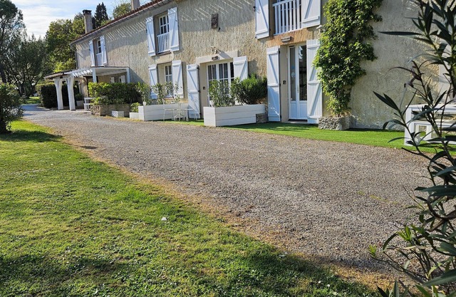 Gites Domaine Saladry Proche du Canal du Midi, Carcassonne, Idéal Pour Famille