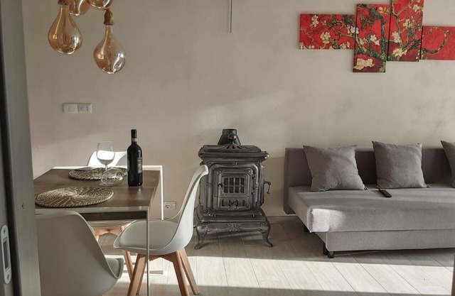 GIULIA -1 Bedroom Country House in Monteriggioni - Siena