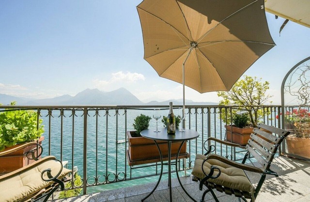 Giulia apartment with lake view in Verbania