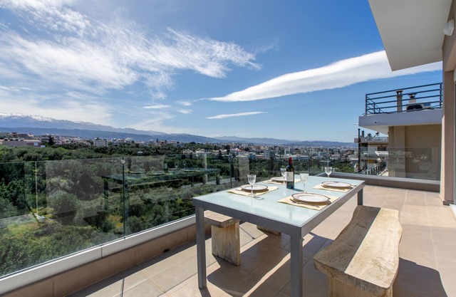 GK Halepa Luxury Apartment