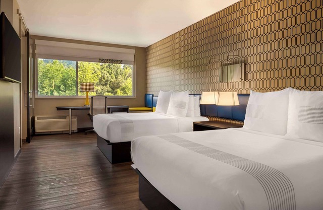 GLō Hotel Asheville-Blue Ridge Parkway