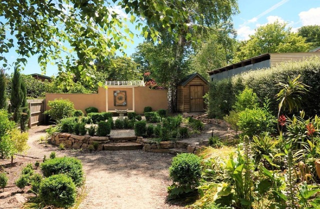 Gladstone House - quaint and short walk into town