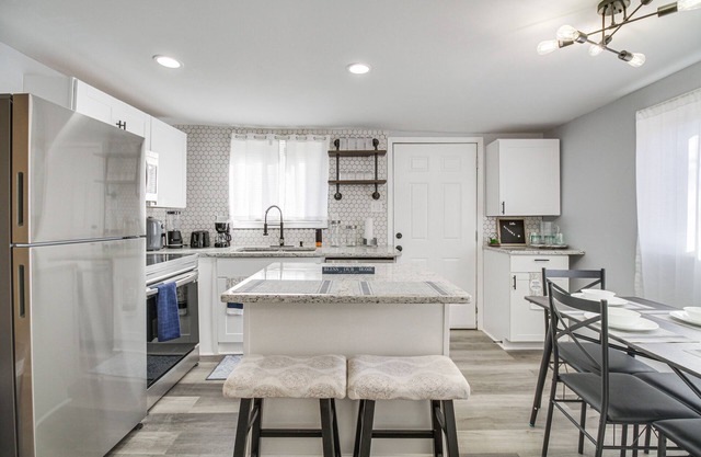 Gladstone Retreat w/Gas Grill + Fire Pit
