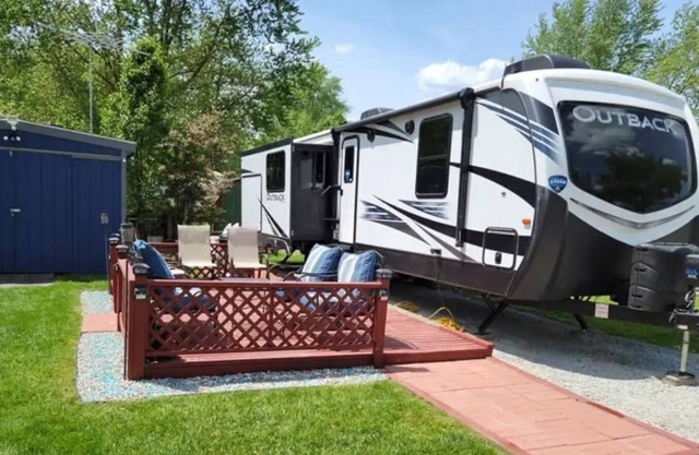 Glamorously Beautiful RV Honeymoon Suite for 2