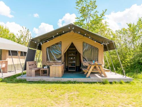 Glamping by the Water in Zelhem