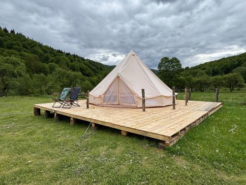 Glamping - Casuta de pe Fiad