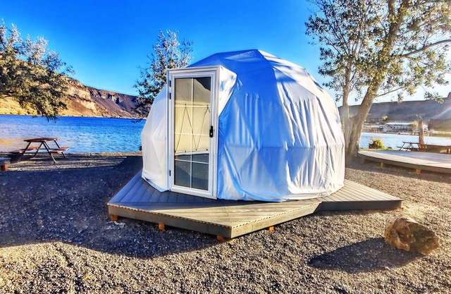 Glamping Dome at Blue Lake in Coulee City (site 40)