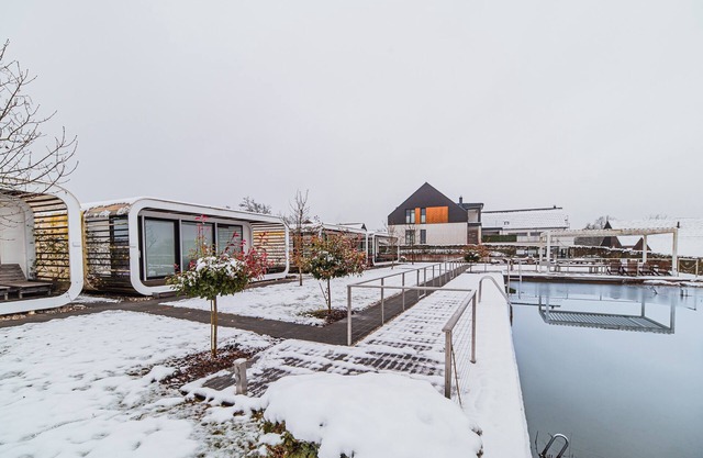 Glamping home Malerič with natural pool & Wellness