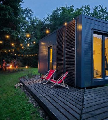 Glamping pod zámkem