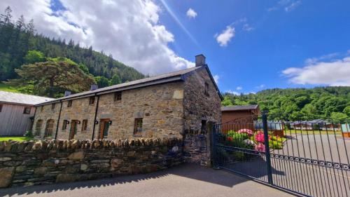 Glandwr Cottage at Hendre Rhys Gethin
