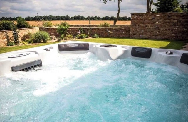 Glebe Farm 4Br, Sleeps 11, Hot Tub, Pet Friendly