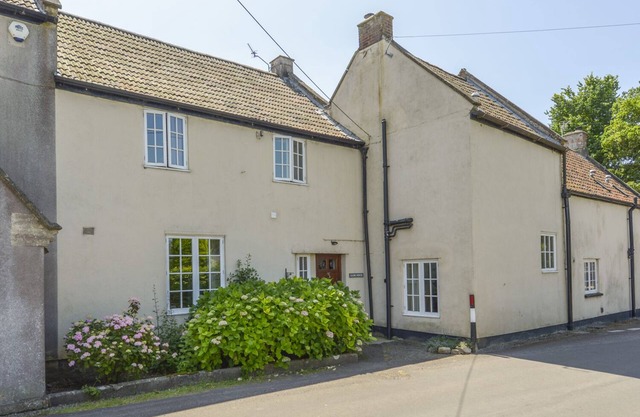 GLEBE HOUSE, family friendly, character holiday cottage in Wells