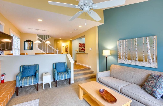 Glen Arbor Vacation Rental with Views of Lake!