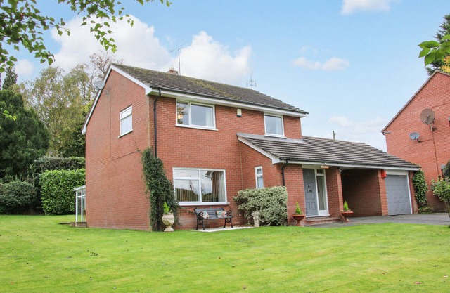 GLEN HELEN, family friendly, with a garden in Madeley