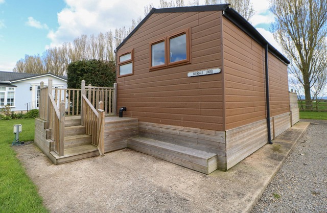 GLENDALE POD, pet friendly, with hot tub in Hutton Rudby