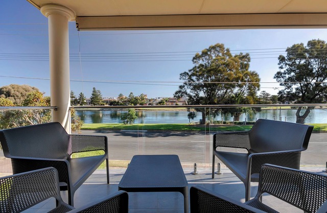 Glenelg Gem - Water Front | Sleeps 8 | Yard | BBQ
