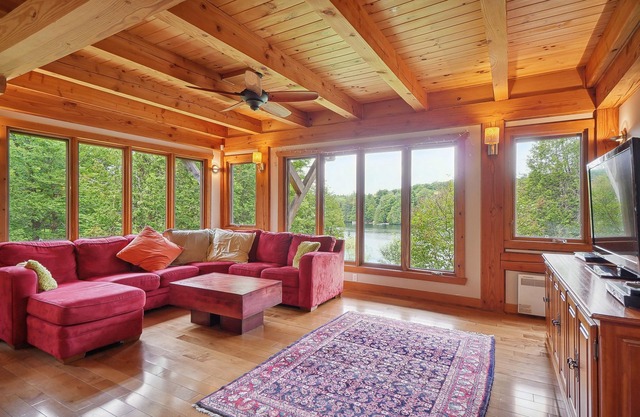 Glenhaven - stunning waterfront home with hot tub, steam room, infrared sauna!