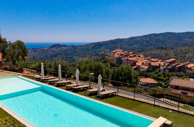 Gloria del Mare - swimming pool with nice sea view