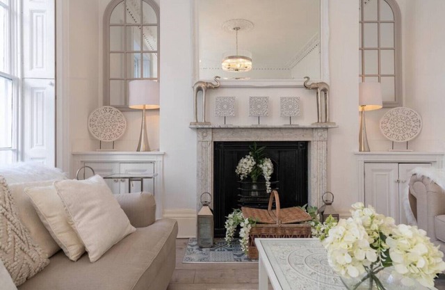 Gloucester Place Townhouse + Hot Tub