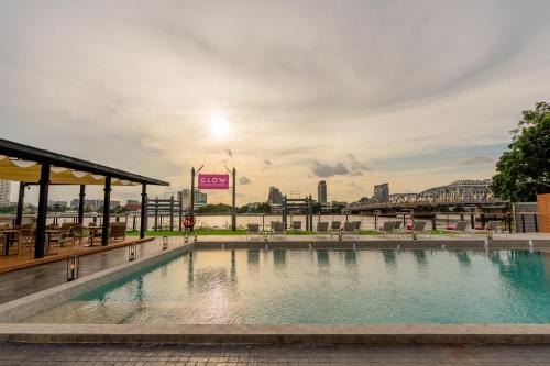 GLOW Bangkok Riverside