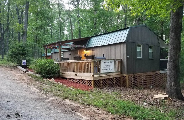 Gnome Hill Cottage - A Rustic Pet-Friendly Cottage In The Woods