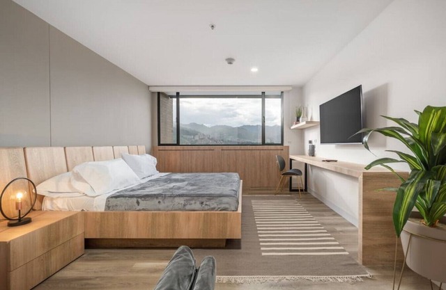 Go Living 1019 · LLuxury loft withAC near Milla de Oro with coworking