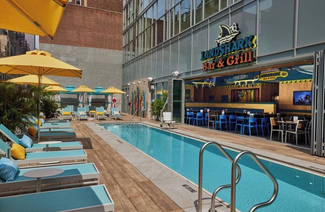 Go Shopping in NYC on Ludlow Street! 2 Pet-friendly & Relaxing Units!