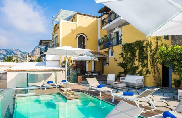 Goddess Of Beauty Villa Where Land Meets Sky