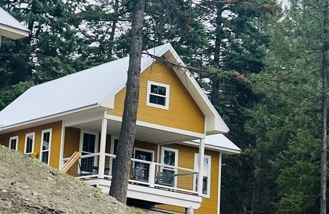Going to the Sun at Elk Ridge Village cabin 401C with views of Flathead Lake & 🏔️