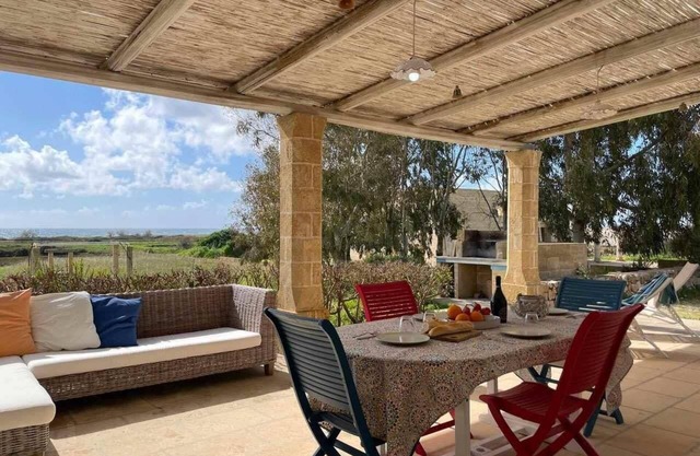 Gold Beach House - Two Bedroom House, Sleeps 5