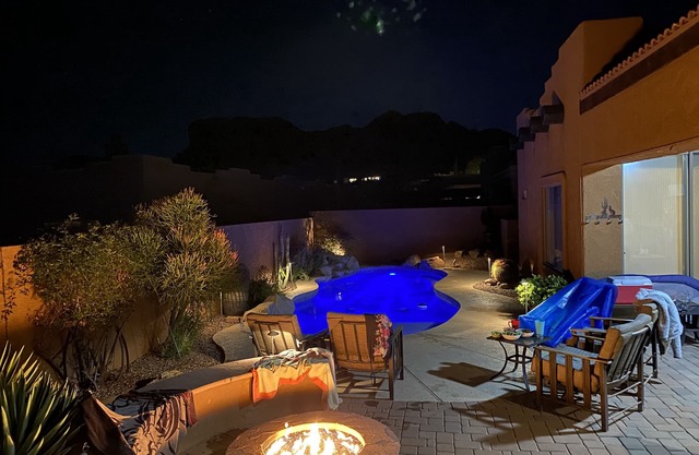 Gold Canyon home with Private Pool ,gas fire pit and Putting Green