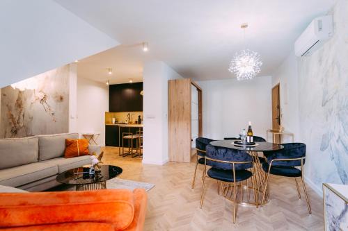 GOLD PTAK Apartment