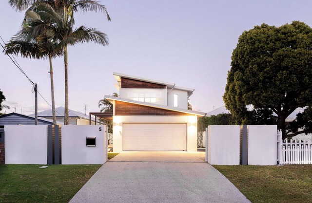 Golden Beach Oasis - Family and dog friendly home, walk to beach, w/pool.