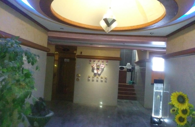 Golden Bee Motel