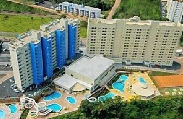 Golden Dophin grand hotel suite 3 people being under 5 years old