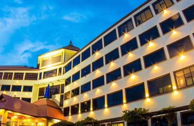 Golden Dragon Resort