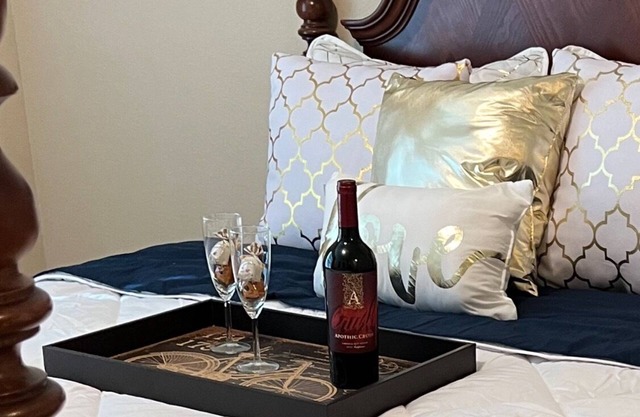 *Golden Dream Retreat* w| Lakeview Nr Jax INT Airport