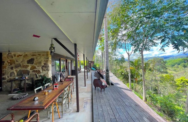 Golden Retreat Ultimate 5 Bed - Villa & Guesthouse