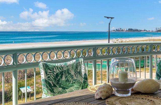 Golden Sea 10 - Absolute Beachfront Bilinga