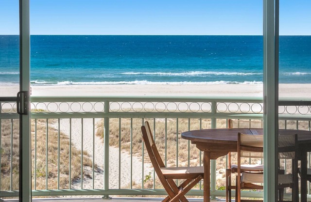 Golden Sea 12 - Absolute Beachfront Bilinga - Min. 3 Night Stays!