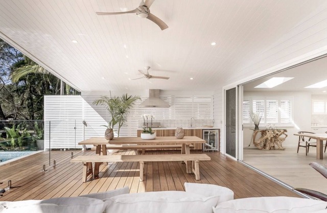 Golden Summer Beach House - Beachside with Pool