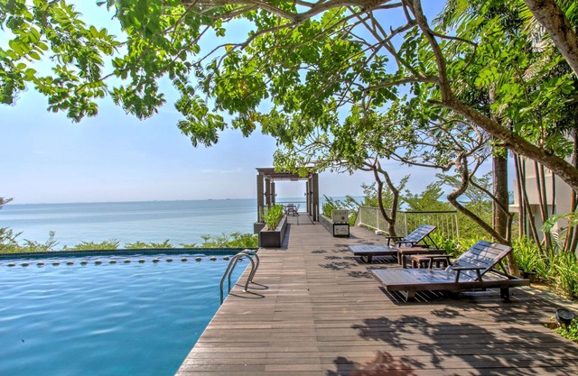 Golden Tulip Balikpapan Hotel & Suites