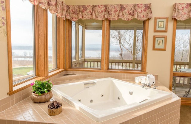Goldmoor Inn