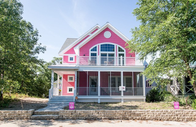 Golf Cart 6 bedrooms plus coach house with 1 bedroom. Summer 2026 open to book